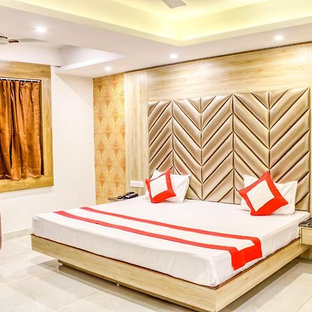 The Eleganza Hotel Jhajra Luaran gambar