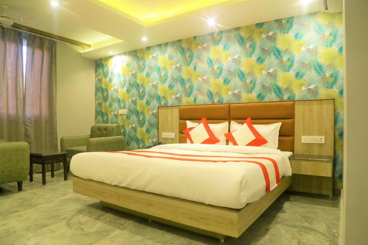 The Eleganza Hotel Jhajra Luaran gambar