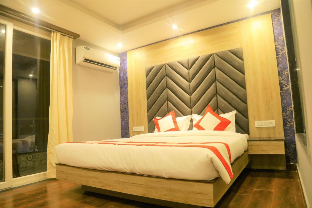 The Eleganza Hotel Jhajra Luaran gambar