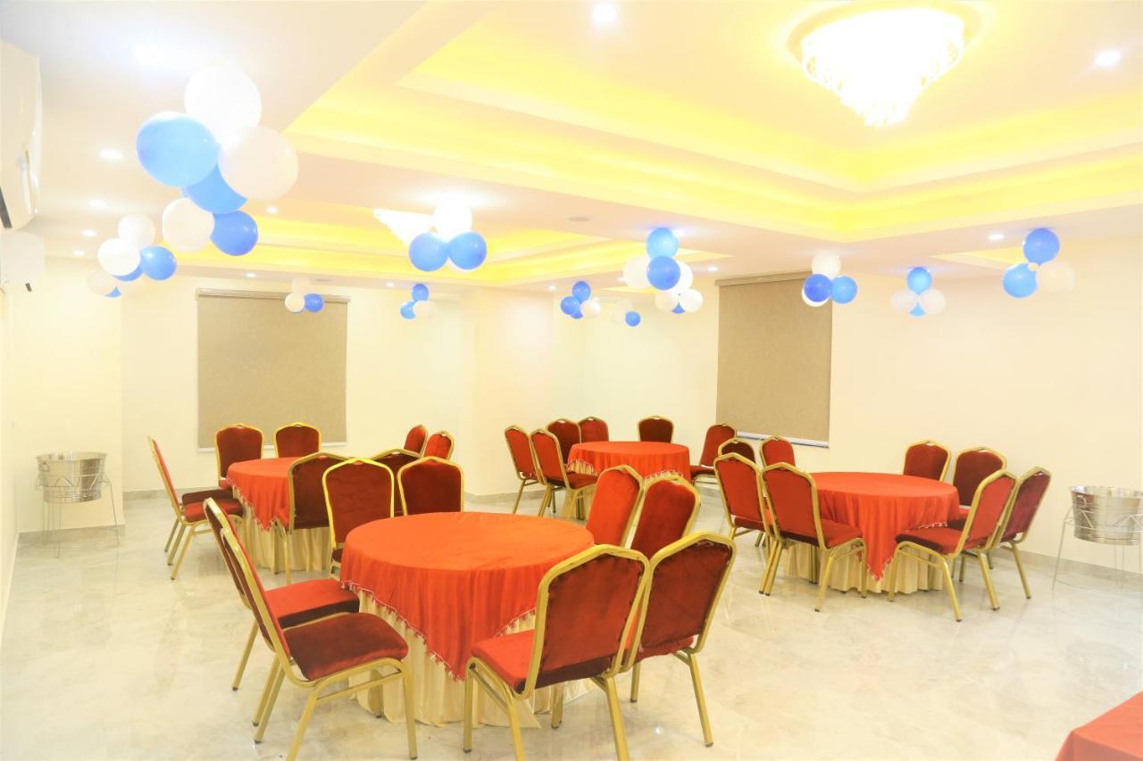 The Eleganza Hotel Jhajra Luaran gambar