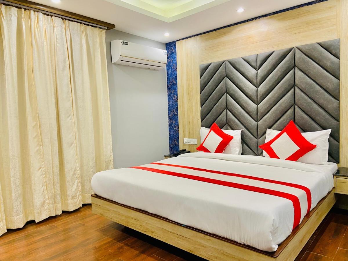 The Eleganza Hotel Jhajra Luaran gambar