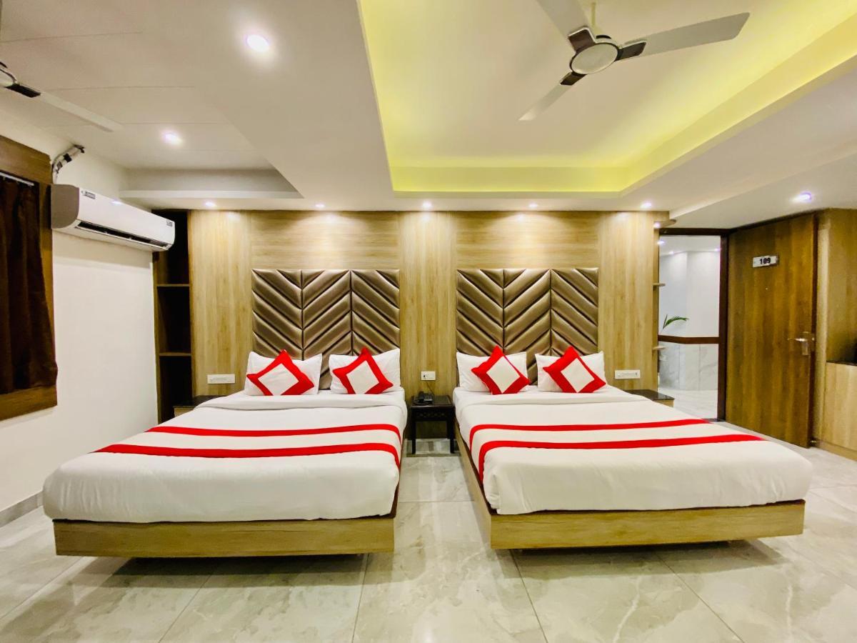 The Eleganza Hotel Jhajra Luaran gambar