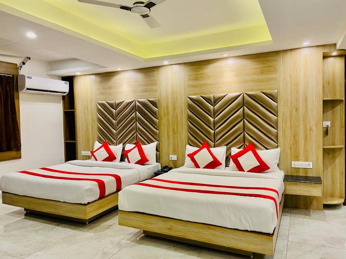 The Eleganza Hotel Jhajra Luaran gambar