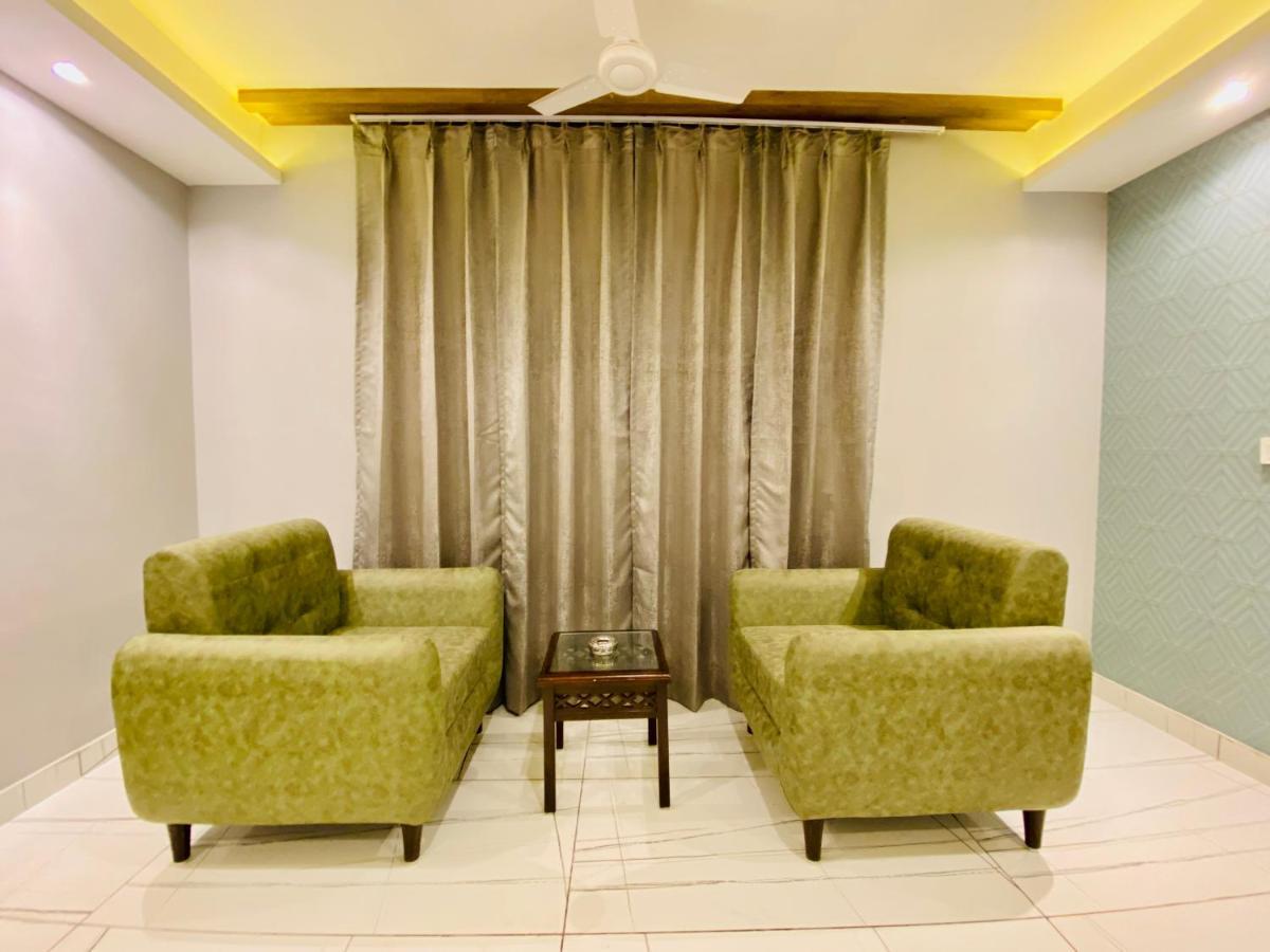 The Eleganza Hotel Jhajra Luaran gambar