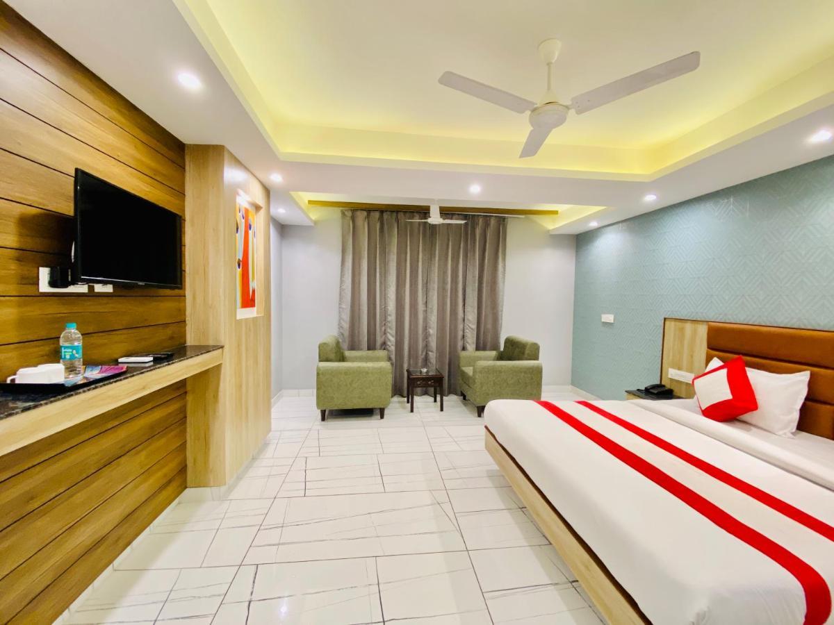 The Eleganza Hotel Jhajra Luaran gambar
