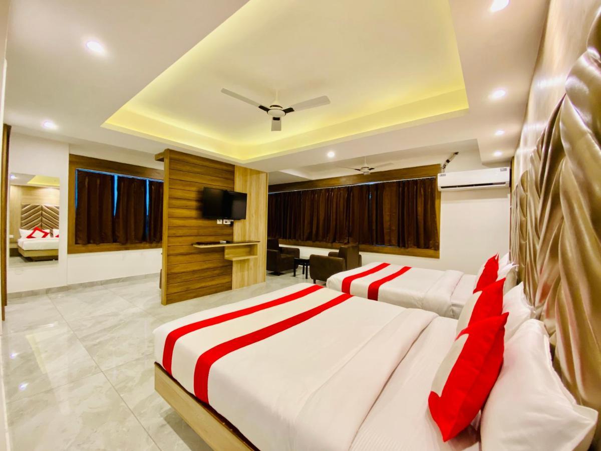 The Eleganza Hotel Jhajra Luaran gambar