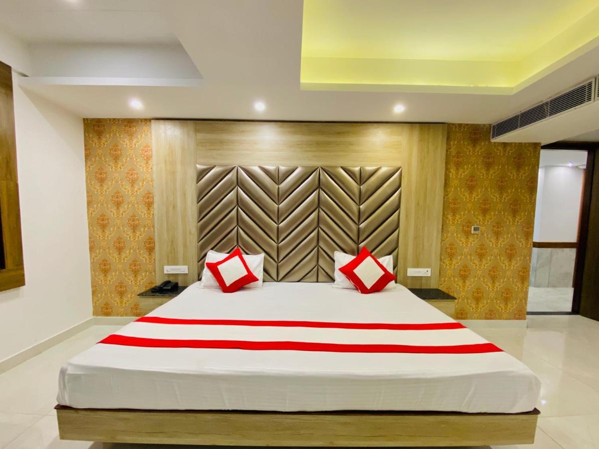 The Eleganza Hotel Jhajra Luaran gambar
