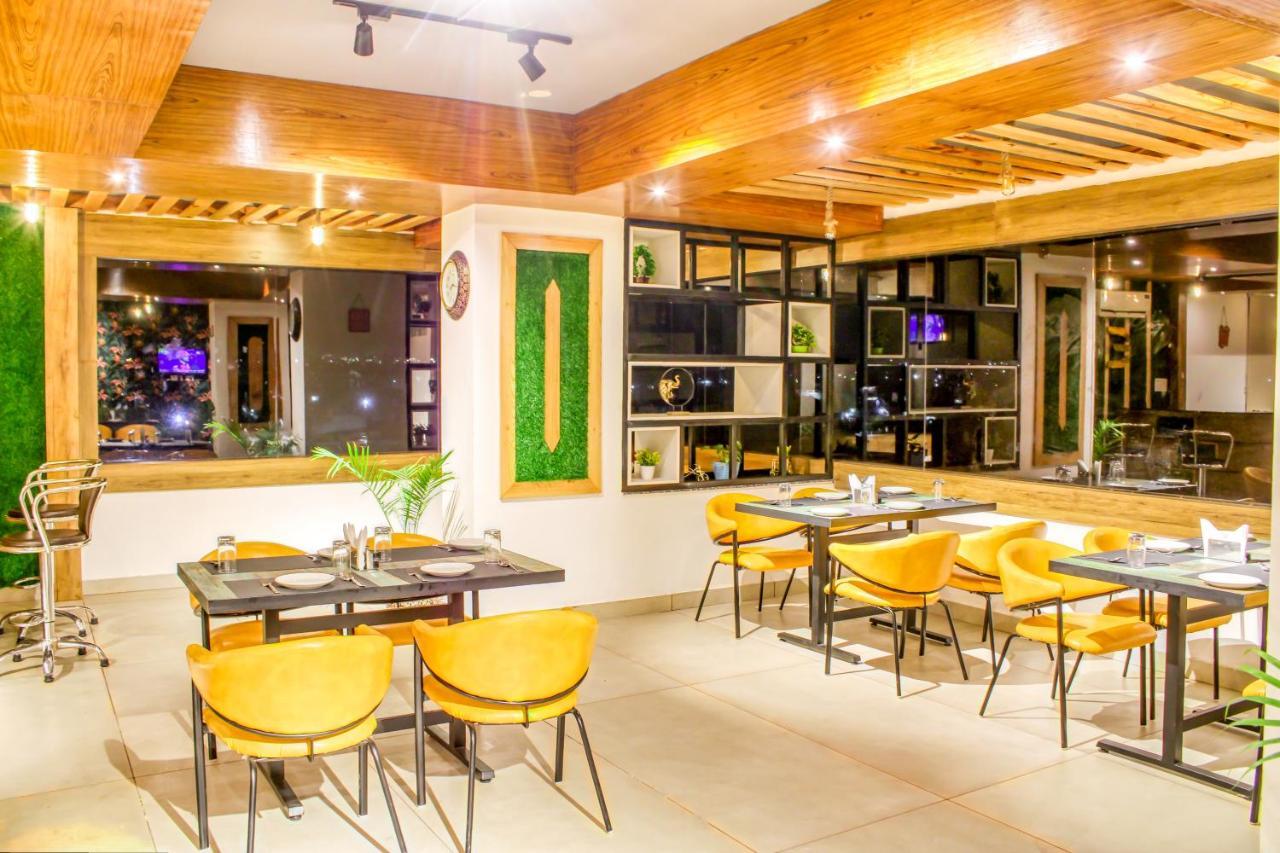 The Eleganza Hotel Jhajra Luaran gambar