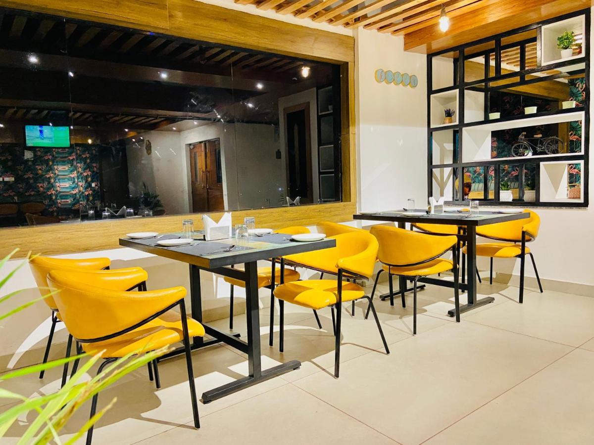 The Eleganza Hotel Jhajra Luaran gambar