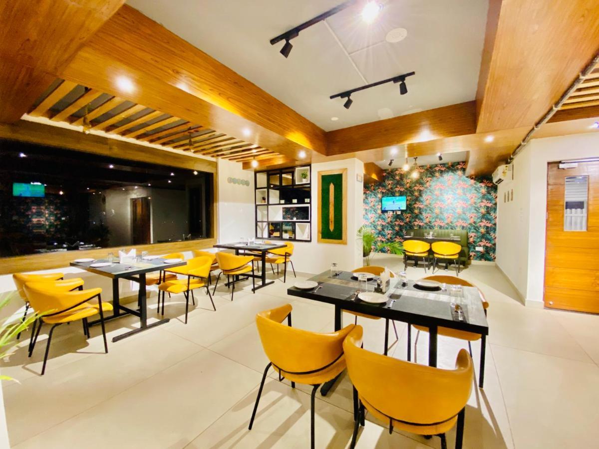 The Eleganza Hotel Jhajra Luaran gambar