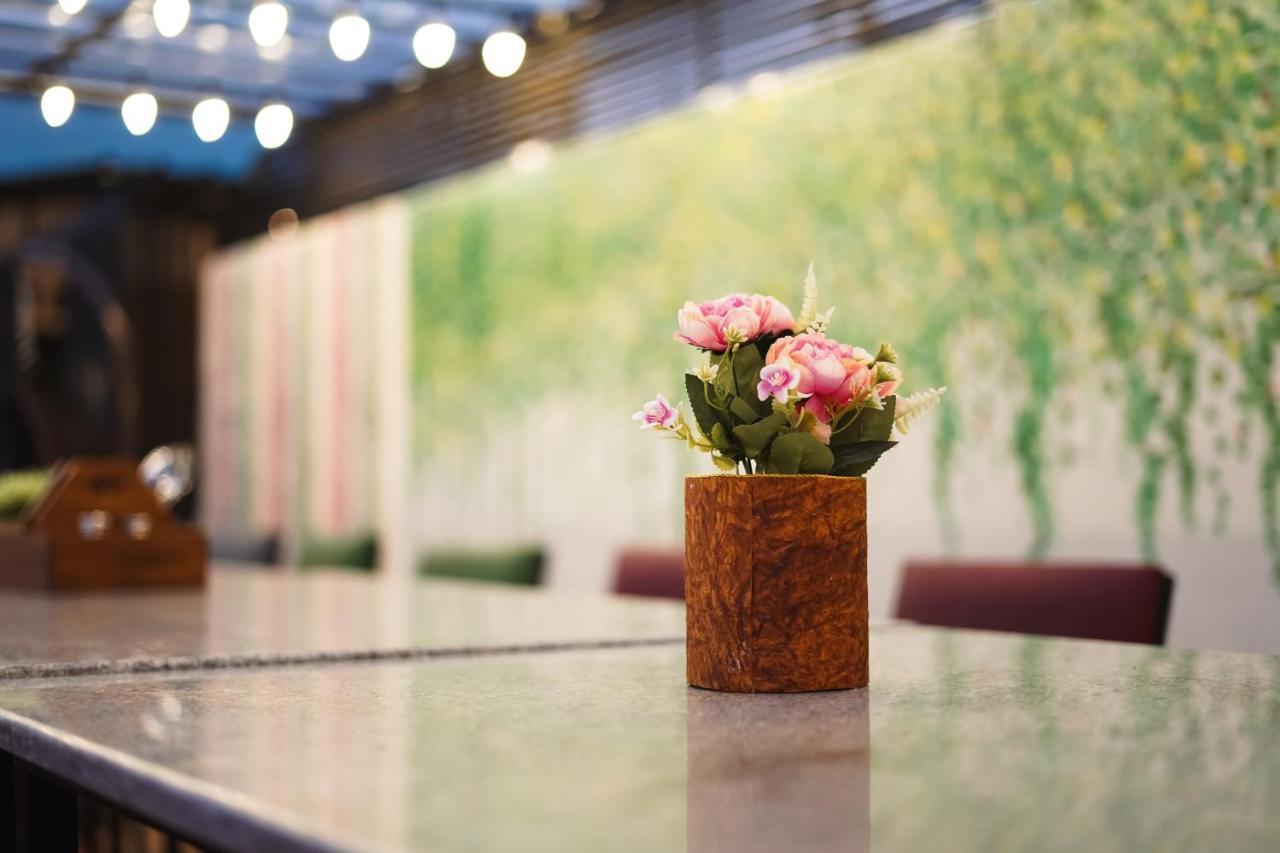 The Eleganza Hotel Jhajra Luaran gambar