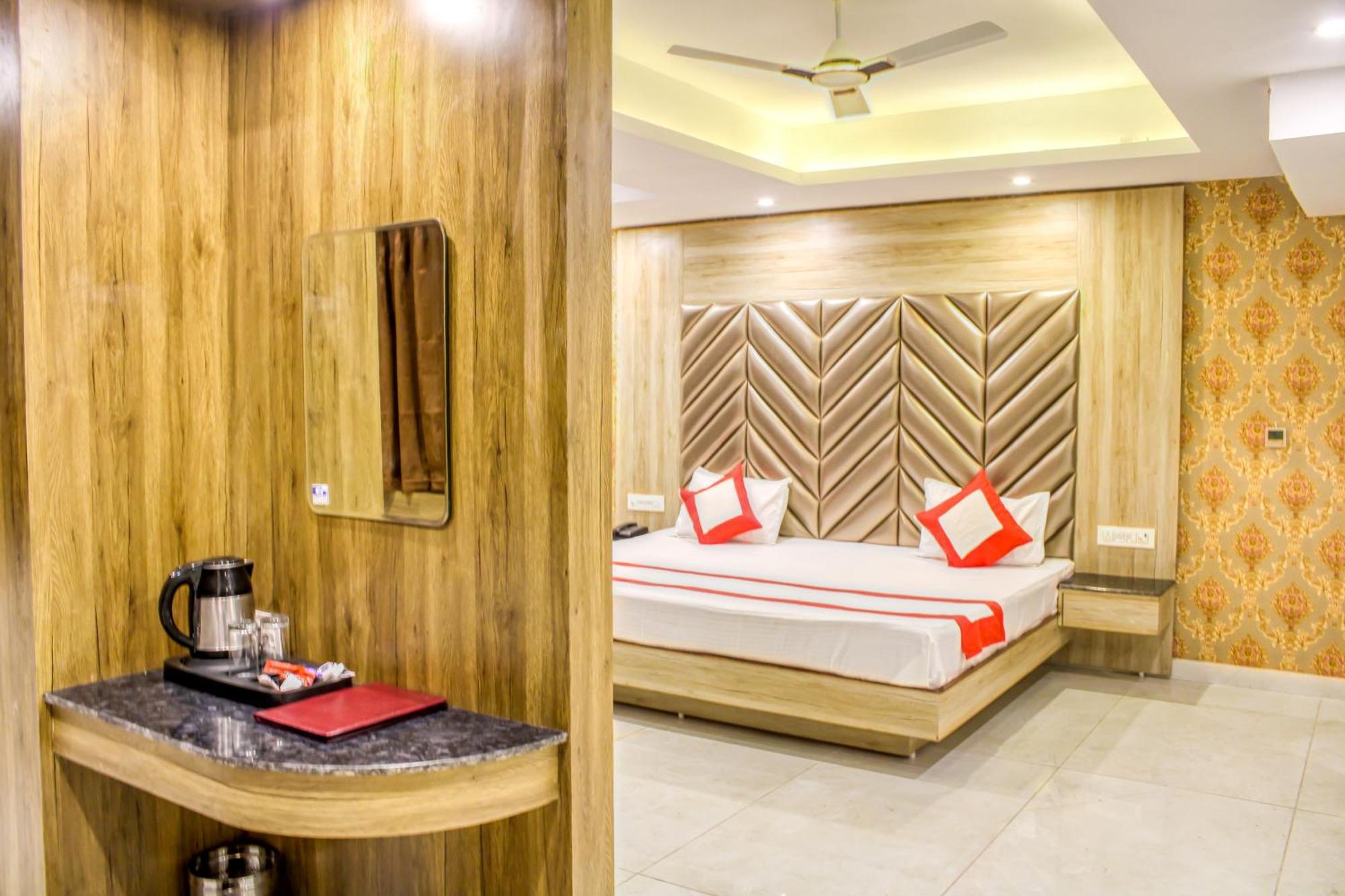The Eleganza Hotel Jhajra Luaran gambar